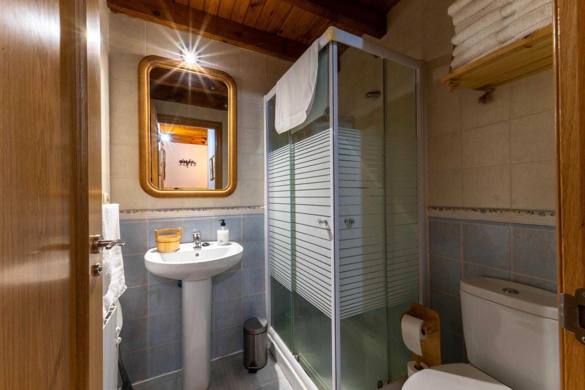 Casa Rural Los Cantaros. Zarapicos Luaran gambar
