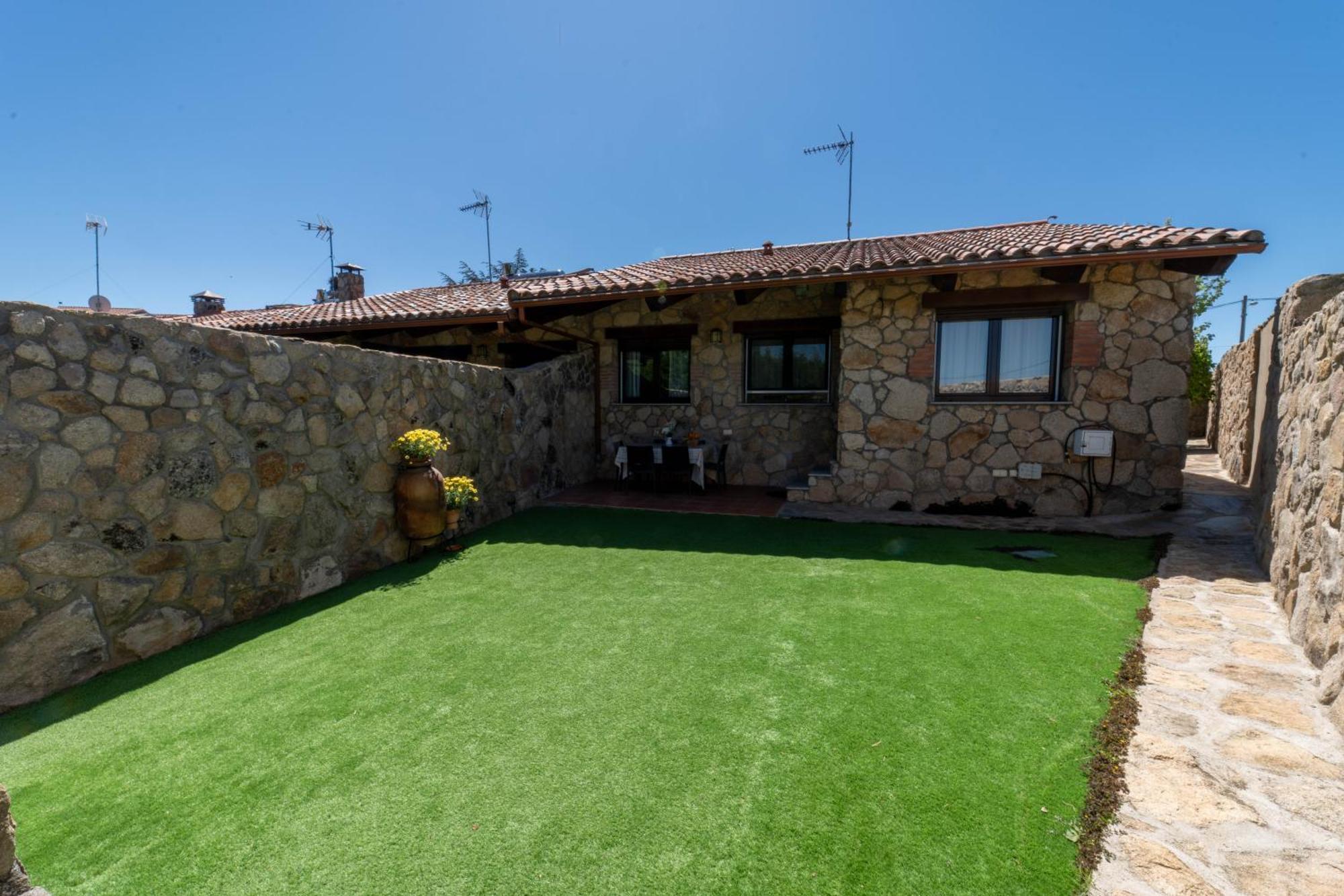 Casa Rural Los Cantaros. Zarapicos Luaran gambar