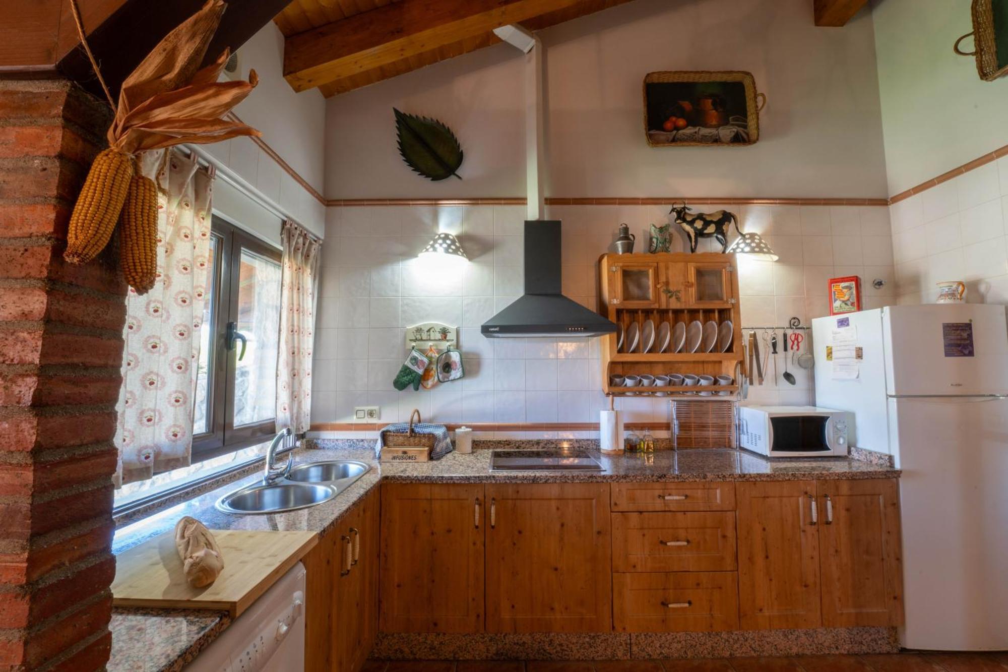 Casa Rural Los Cantaros. Zarapicos Luaran gambar