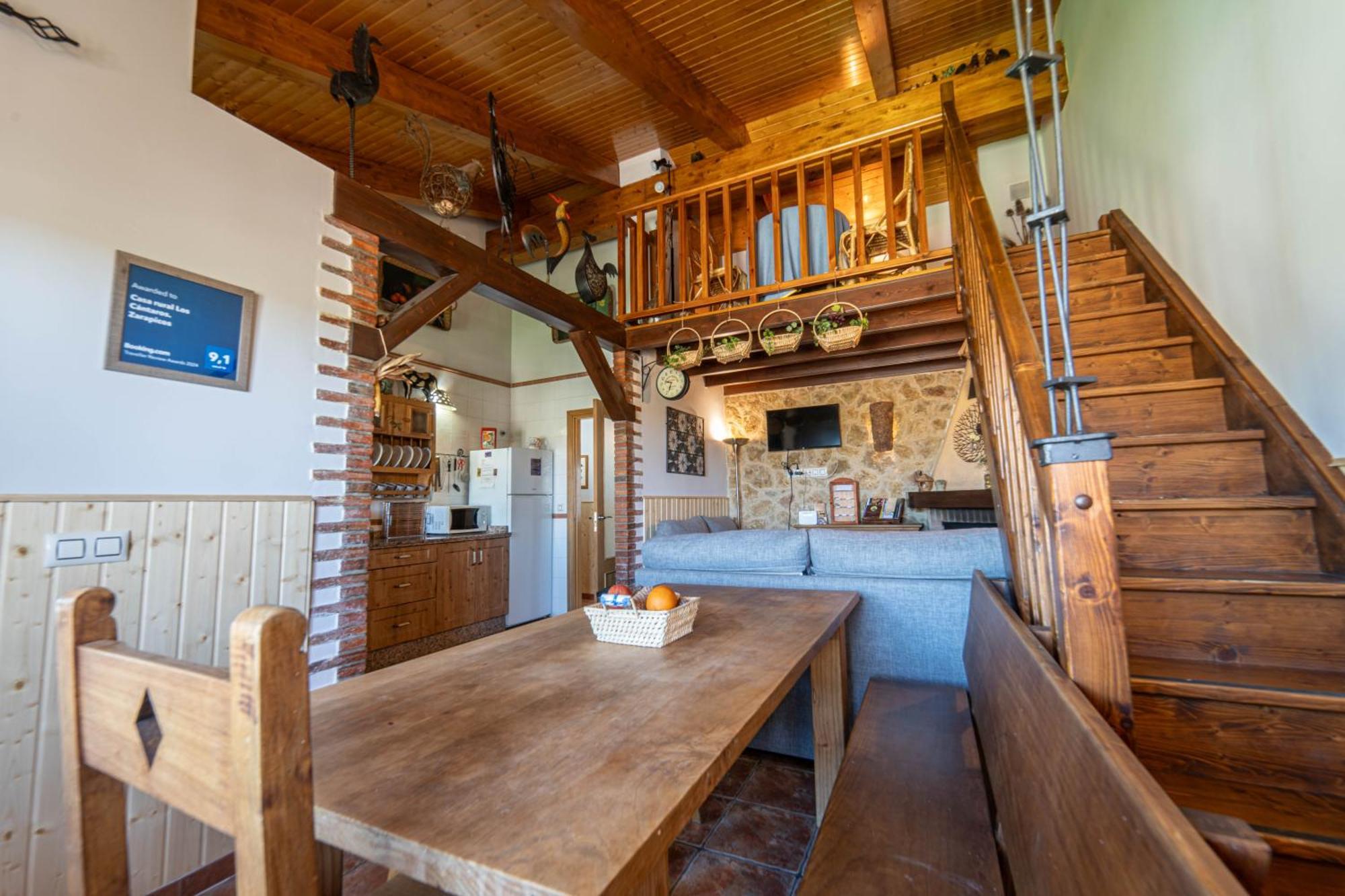 Casa Rural Los Cantaros. Zarapicos Luaran gambar